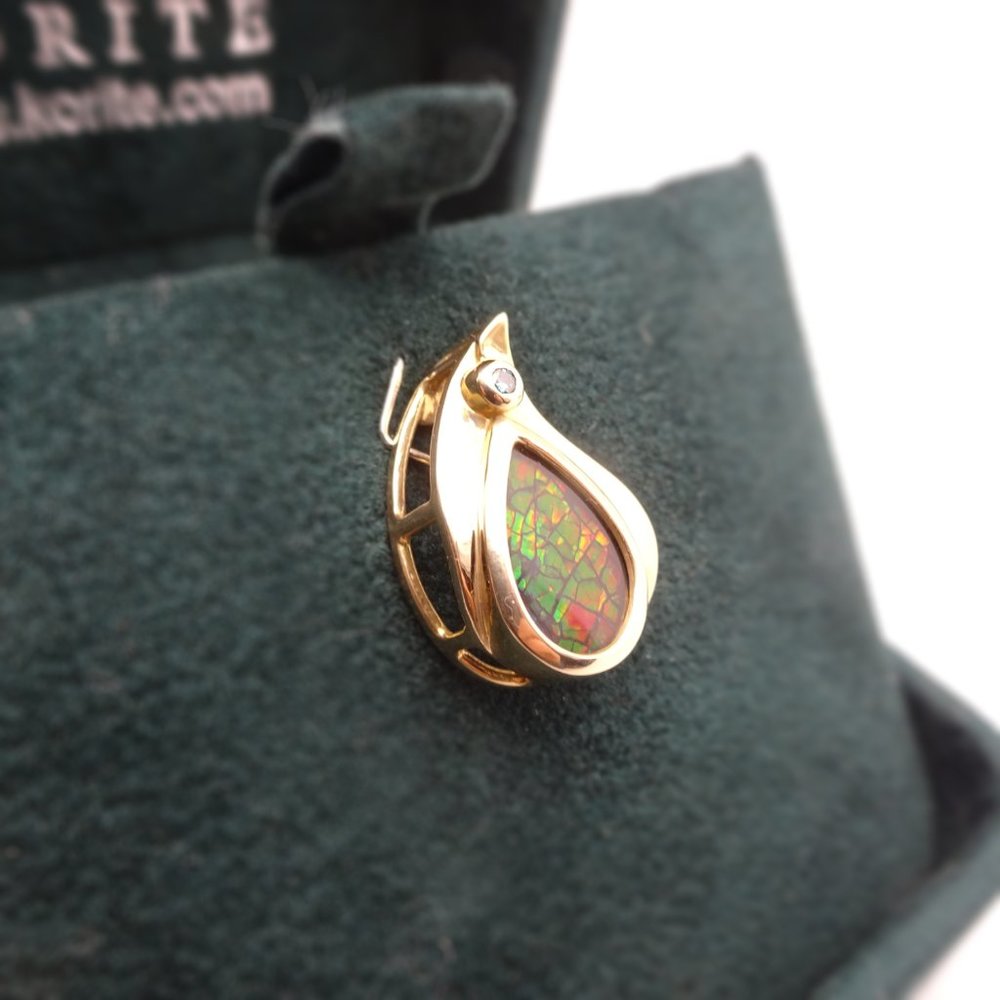 Solid 14k Yellow Gold, Ammolite and Blue Diamond Pendant - Picture 4 of 5